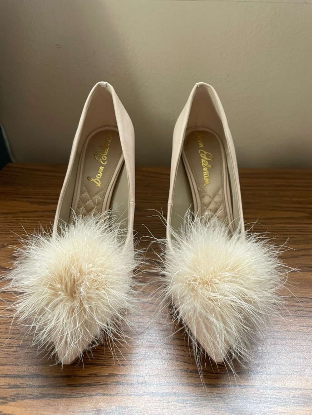 Sam Edelman Faux Fur Pom Ball Honey Sand Hazel Plush Pump Heels Size 7.5 - Picture 3 of 8